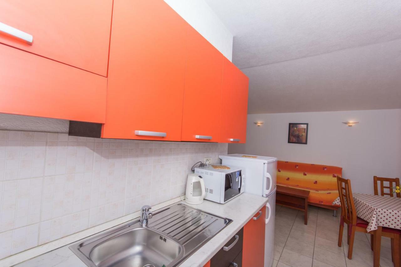 Apartments Fumija Трогір Екстер'єр фото