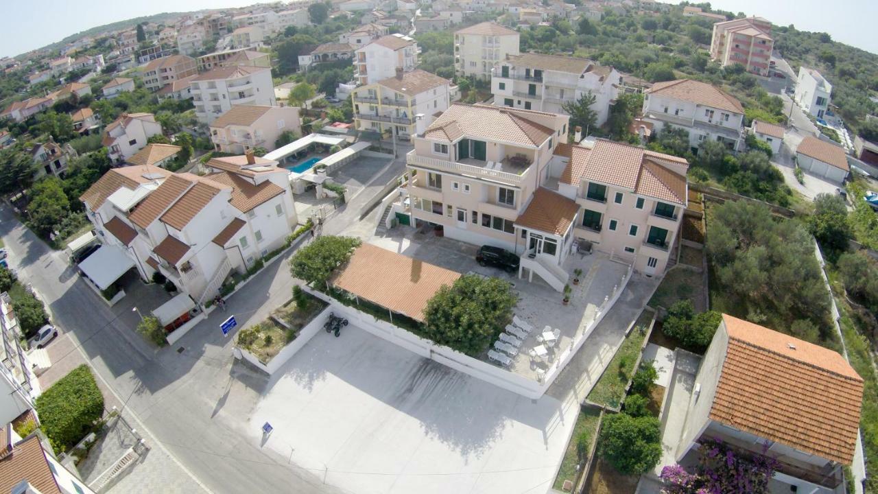 Apartments Fumija Трогір Екстер'єр фото