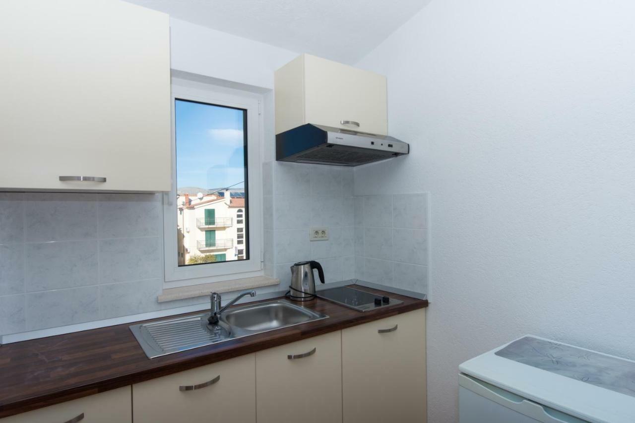 Apartments Fumija Трогір Екстер'єр фото