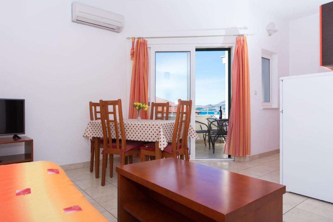 Apartments Fumija Трогір Екстер'єр фото