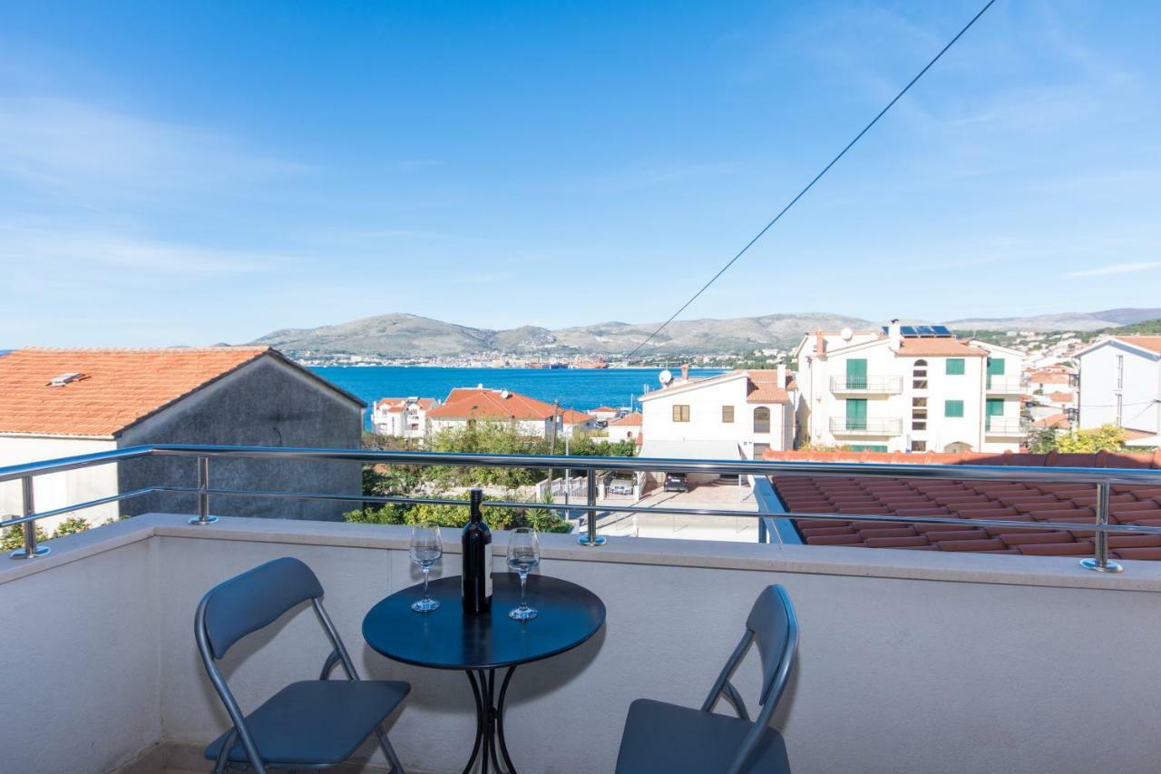 Apartments Fumija Трогір Екстер'єр фото